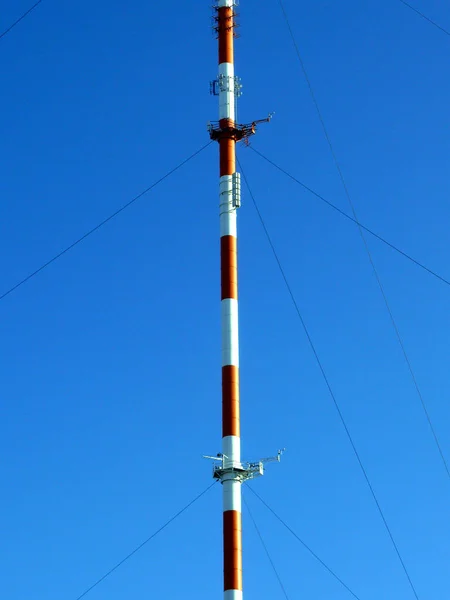 Las Líneas Eléctricas Techo — Foto de Stock