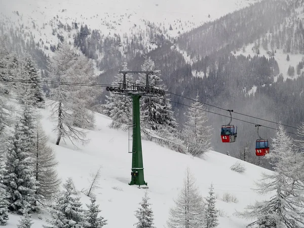 Ski Gondola Resort Inverno — Fotografia de Stock