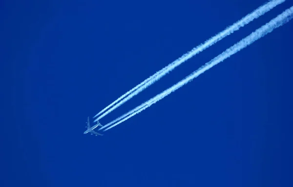 Vapour Trail Sky Line Shaped Clouds Produced Aircraft — Stock Photo, Image