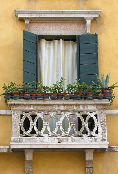 Edifício Varanda Com Flores Venice — Fotografia de Stock