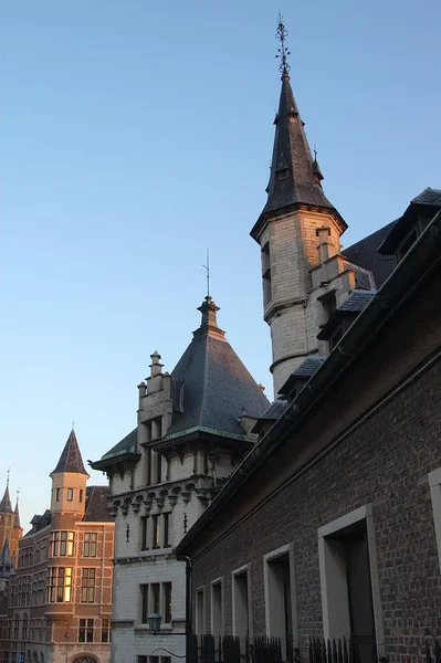 Histórico Fachadas Antwerpen Belgium — Foto de Stock