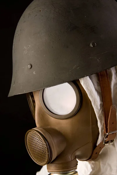 Ένα Κοντινό Πλάνο Ενός Στρατιώτη Κράνος Μια Μάσκα Αερίου — Φωτογραφία Αρχείου