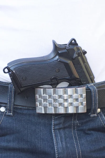 Pistol Dan Peluru Latar Belakang Hitam — Stok Foto