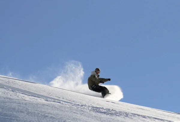 Snowboarder Pulando Neve — Fotografia de Stock