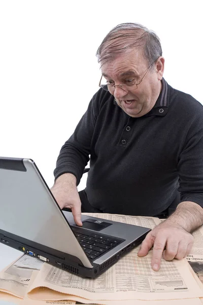 Homem Sênior Com Computador Portátil — Fotografia de Stock