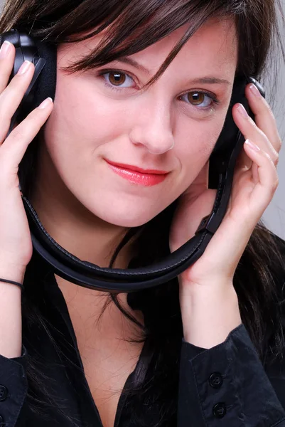 Mujer Joven Con Auriculares — Foto de Stock