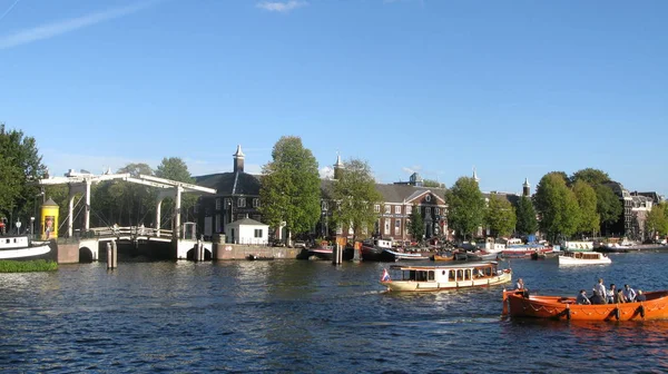 Schiffsverkehr Auf Dem Amstel — Stockfoto