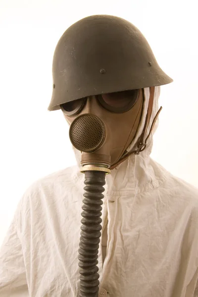 一个戴着防毒面具的士兵的肖像 — 图库照片