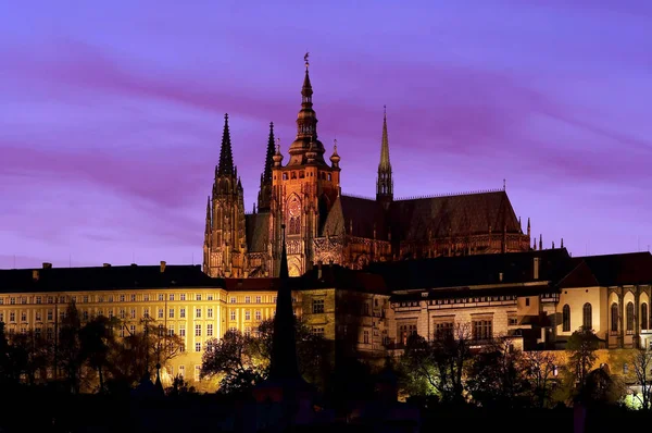 Akşamları Prag Şatosu Seyahat Mimari Konsepti — Stok fotoğraf
