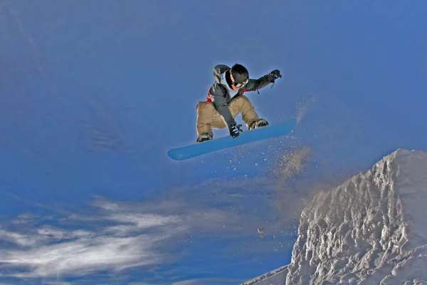 Teenager Jumping Kicker — Stock fotografie