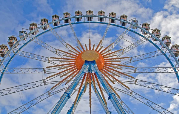 Óriáskerék Körhinta Vidámpark — Stock Fotó