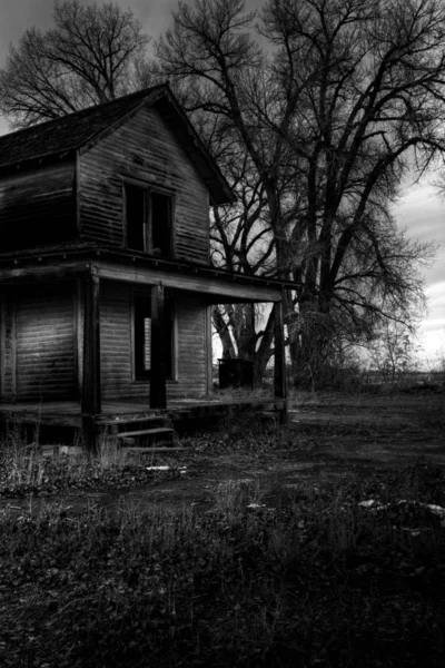 Casa Abandonată Din Sat — Fotografie, imagine de stoc