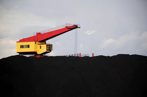 항에서 석탄을 — 스톡 사진