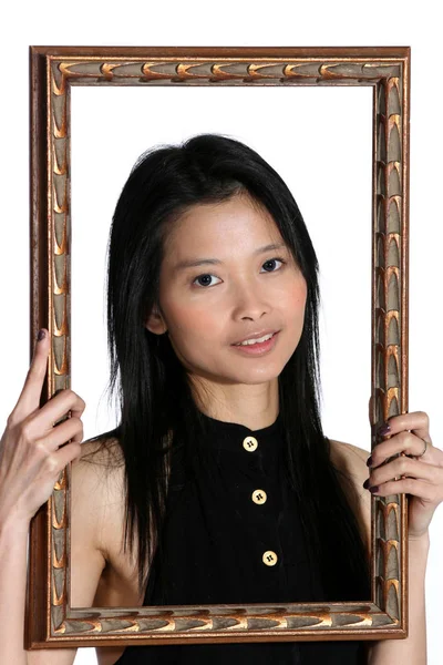 魅力的な若いアジア人女性が — ストック写真