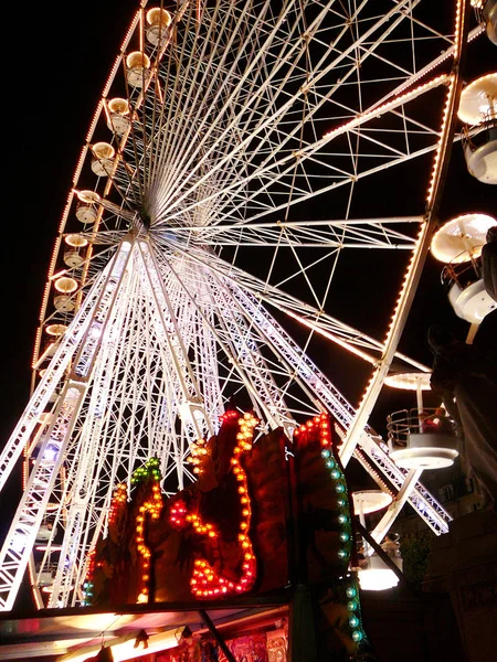 Atracción Moderno Parque Atracciones — Foto de Stock