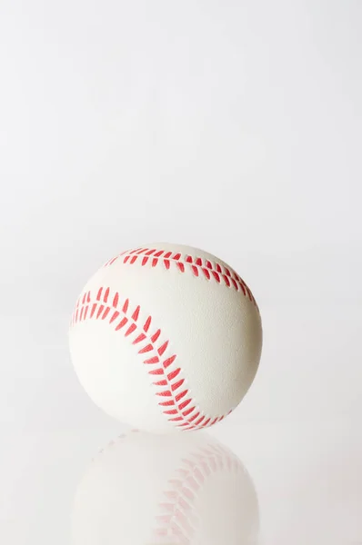Palla Baseball Sfondo Bianco — Foto Stock