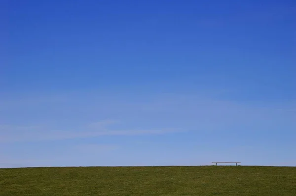 Zicht Het Veld Van Blauwe Lucht Met Wolken — Stockfoto