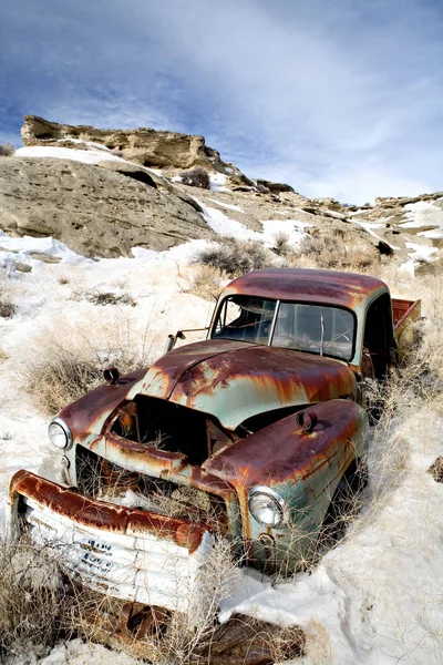 Opuštěné Auto Sněhu — Stock fotografie