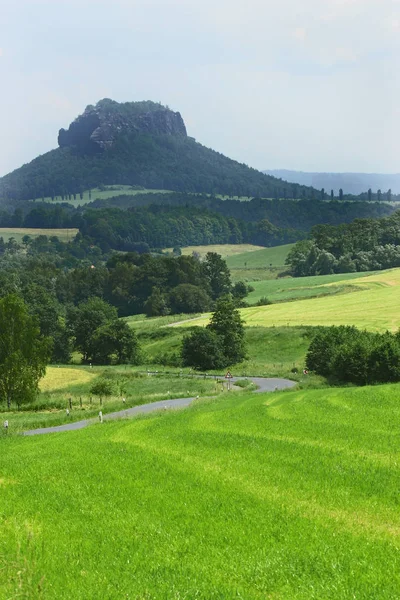 Lilienstein Est Une Montagne Très Distinctive Saxe Saxe Dans Sud — Photo