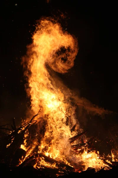 Kırmızı Turuncu Ateş Şenlik Ateşi — Stok fotoğraf