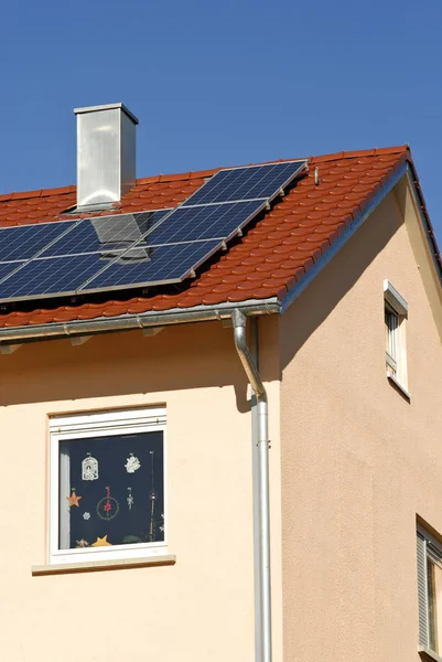Neubau Mit Solarenergie — Stockfoto