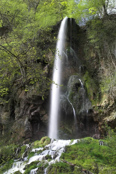 Bela Cachoeira Fundo Natureza — Fotografia de Stock