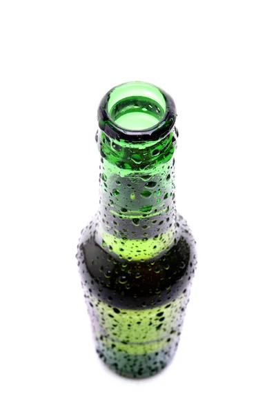 Odizolowana Zielona Butelka Piwa — Zdjęcie stockowe