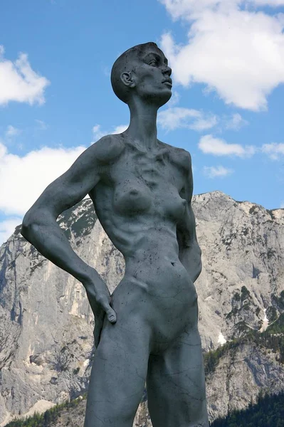 Rzeźba Kobiety — Zdjęcie stockowe