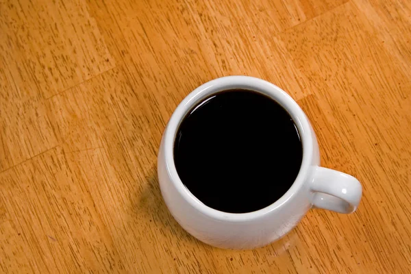 Kaffee Auf Einer Tischplatte — Stockfoto
