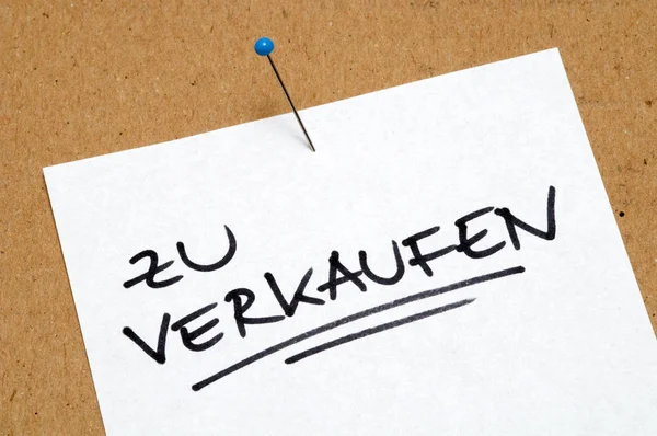 Das Wort Verkaufen Handgeschrieben Mit Einem Stift Auf Einem Papier — Stockfoto