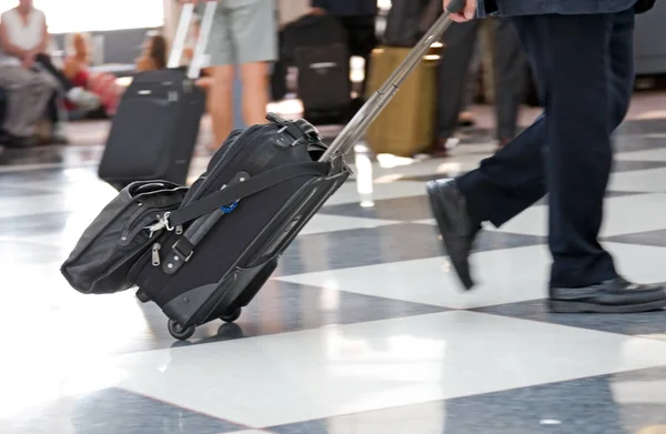 Flughafen Terminal Und Reisende — Stockfoto