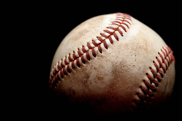 Beisebol Usado Sobre Preto — Fotografia de Stock