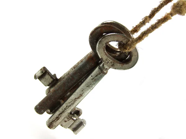 Παλιό Σκουριασμένο Κλειδί Λευκό Φόντο — Φωτογραφία Αρχείου