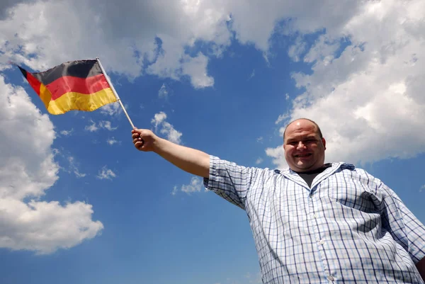 Niemiecka Flaga Szczęśliwy Człowiek — Zdjęcie stockowe
