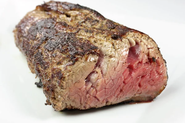 Filete Parrilla Una Placa Blanca — Foto de Stock