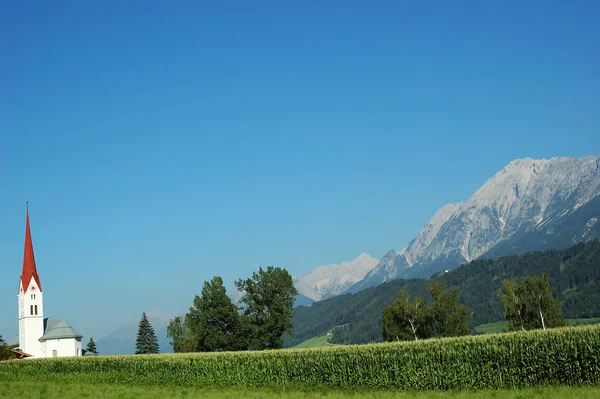 Träkyrka Tyrolen Landskap — Stockfoto