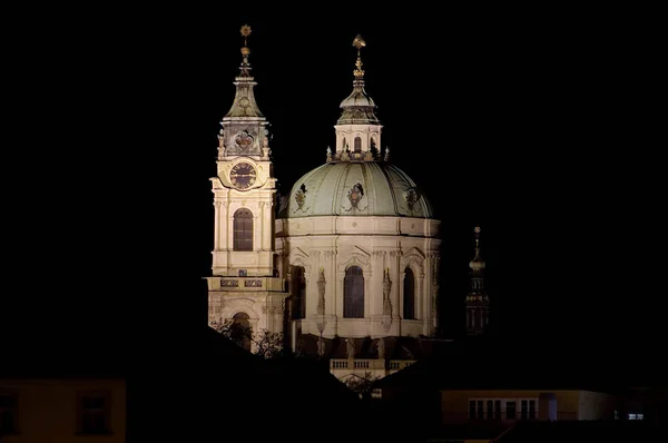 夜间圣尼古拉教堂 — 图库照片