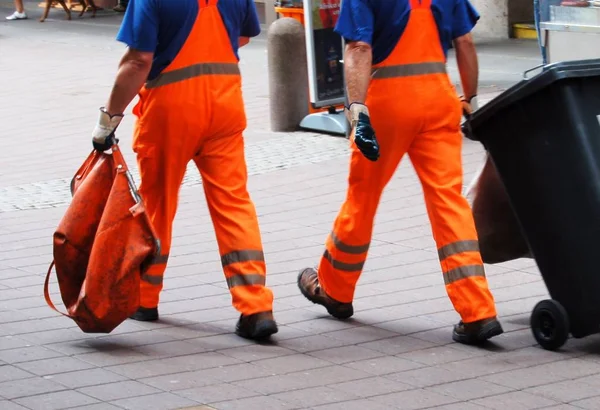 Arbetstagare Uniform Med Brandsläckare — Stockfoto