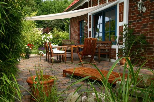 Wooden Chairs Table Garden — Stock Photo, Image