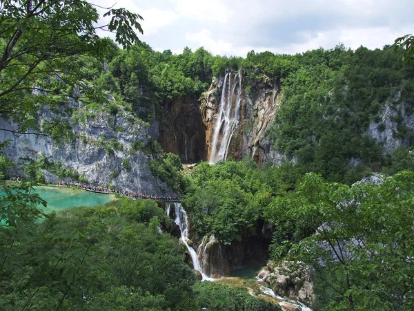 Vista Panorâmica Paisagem Majestosa Com Cachoeira — Fotografia de Stock