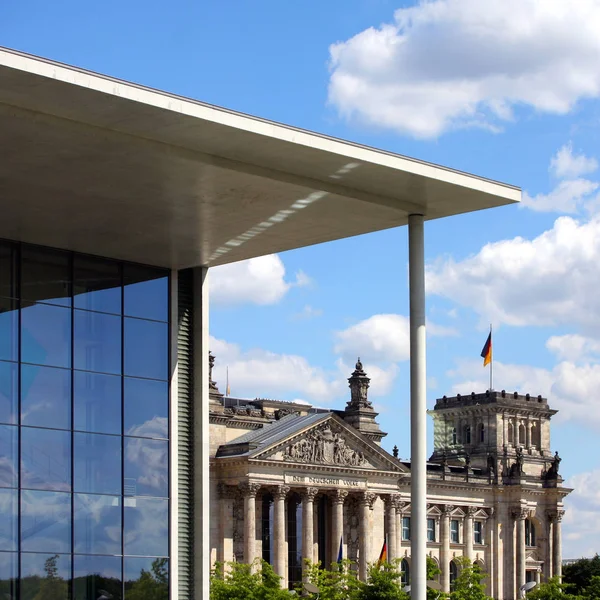 Der Reichstag Ist Ein Historisches Gebäude Berlin — Stockfoto
