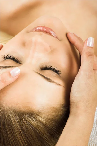 Relaxed Woman Massage — Stock Photo, Image