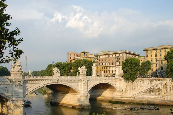 Ponte Vittorio Emanuelle Rómában — Stock Fotó