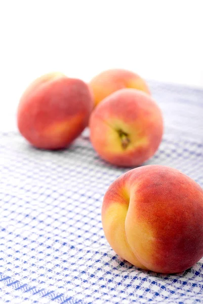 Fresh Peaches Kitchen Towel — Stock Photo, Image