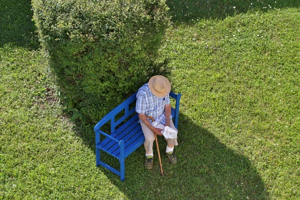 Senior Garden Bench — Stock Photo, Image