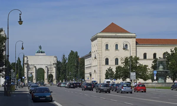 München Die Hauptstadt Bayerns Beherbergt Jahrhunderte Alte Gebäude Und Zahlreiche — Stockfoto