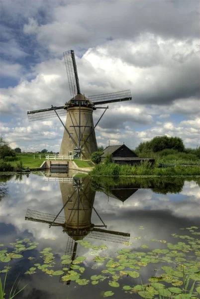 Schilderachtig Uitzicht Landschap Met Windmolengebouw — Stockfoto