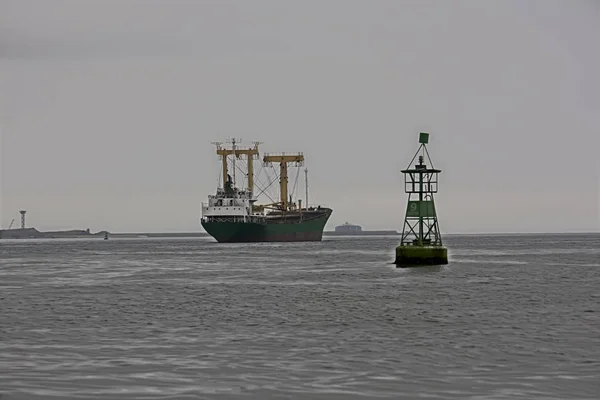 Lastfartyg Vatten Segelbåt — Stockfoto