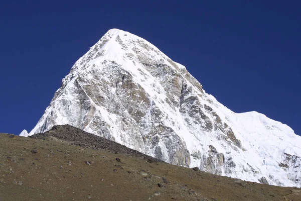 Pumori和Kala Pattar Himalaya — 图库照片