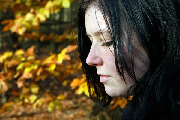 Frauenporträt Herbst — Stockfoto